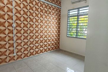 Taman Saujana Putra, Kesang