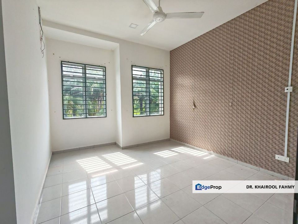 Muar Taman Saujana Putra Kesang Teres 2 Tingkat, Johor, Muar