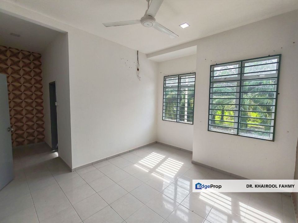 Muar Taman Saujana Putra Kesang Teres 2 Tingkat, Johor, Muar