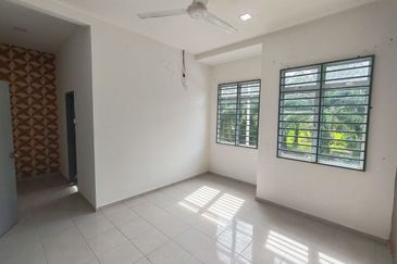 Taman Saujana Putra, Kesang