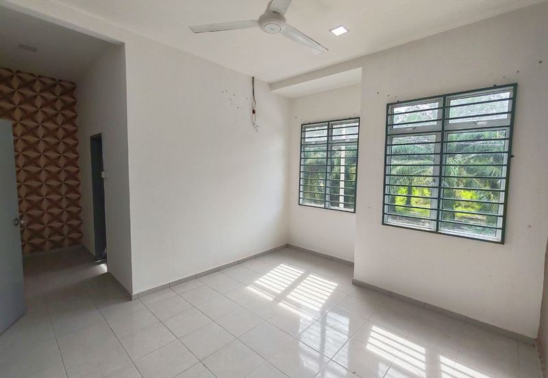 Taman Saujana Putra, Kesang