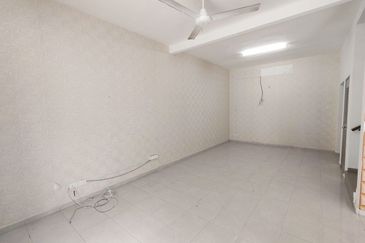 Taman Saujana Putra, Kesang