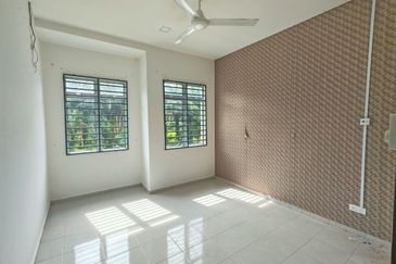 Taman Saujana Putra, Kesang