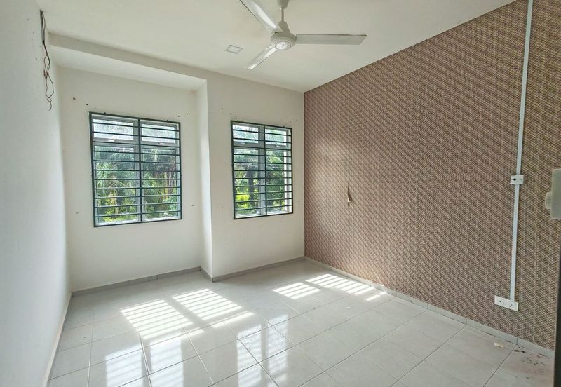 Taman Saujana Putra, Kesang