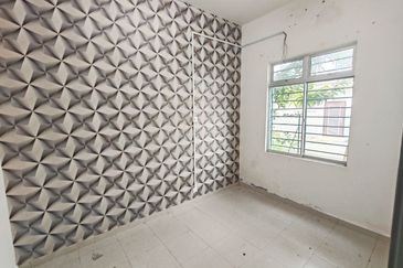 Taman Saujana Putra, Kesang