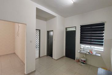 Taman Saujana Putra, Kesang