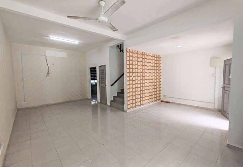 Taman Saujana Putra, Kesang