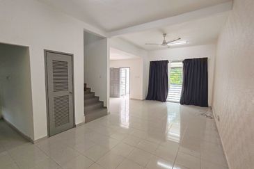 Taman Saujana Putra, Kesang