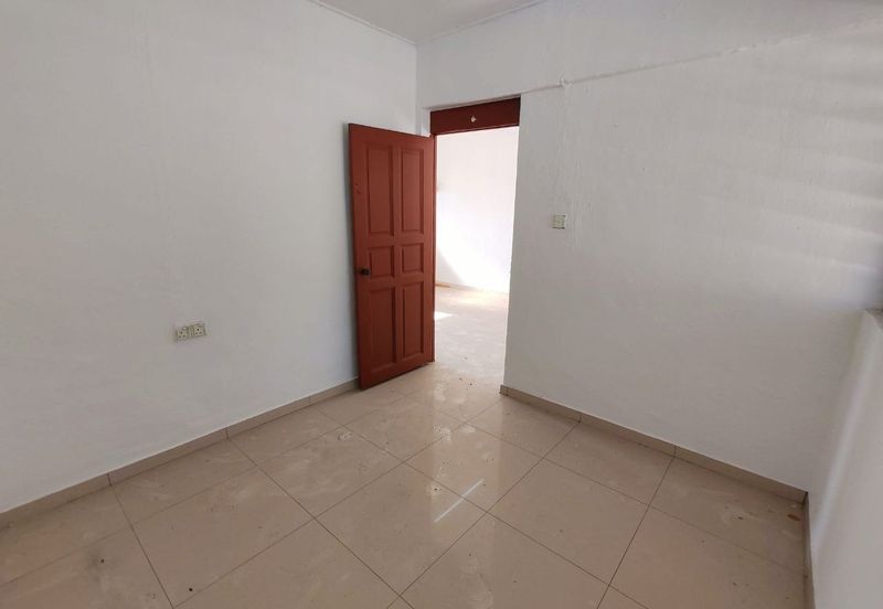 Flat Taman Ungku Tun Aminah