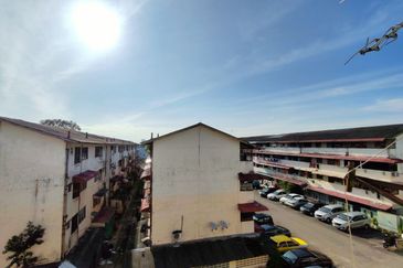 Flat Taman Ungku Tun Aminah