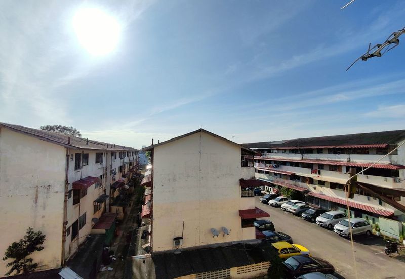 Flat Taman Ungku Tun Aminah