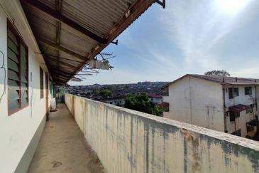 Flat Taman Ungku Tun Aminah