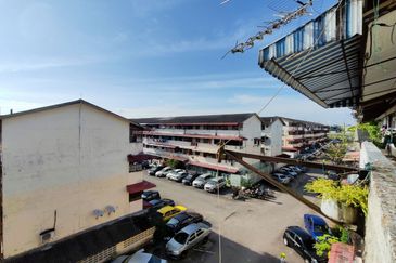 Flat Taman Ungku Tun Aminah