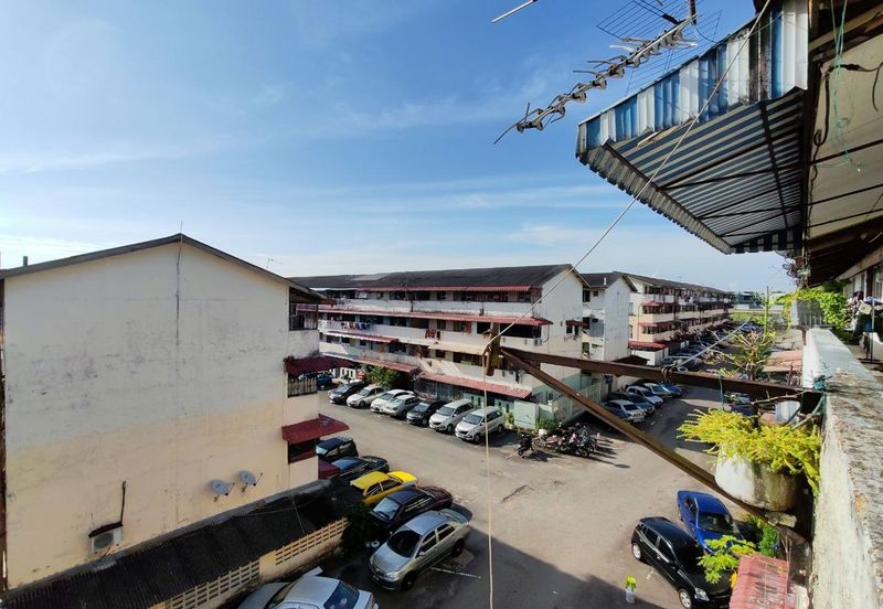 Flat Taman Ungku Tun Aminah