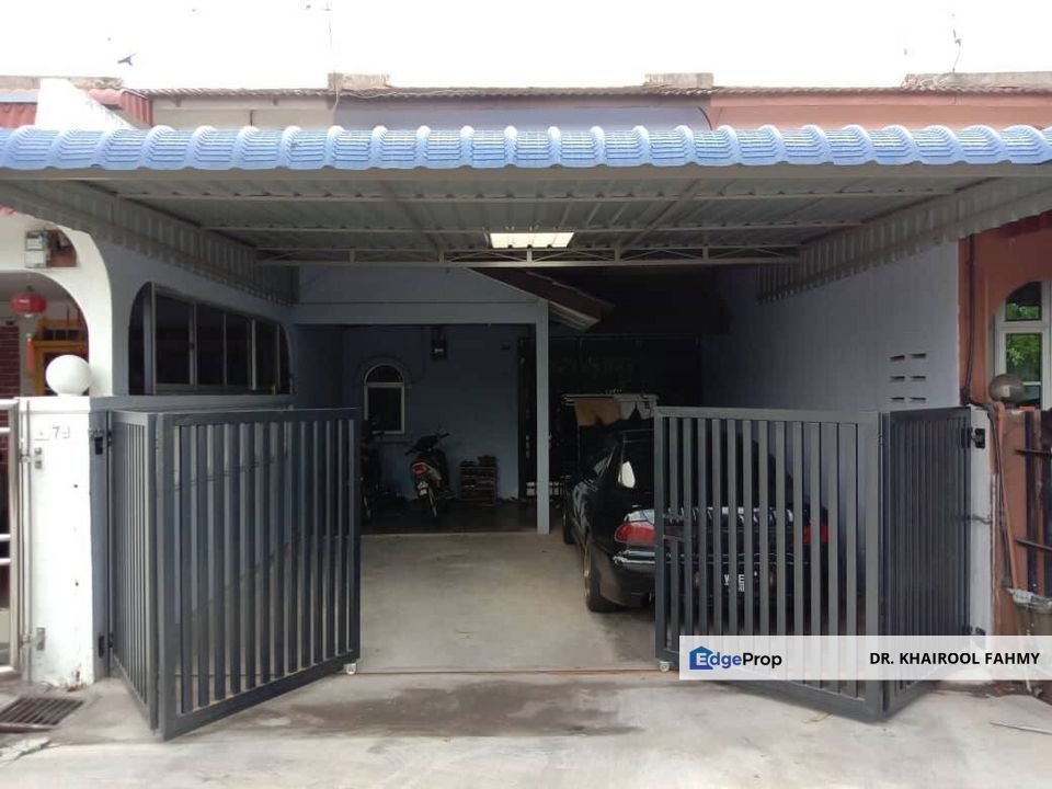 Taman Yayasan Segamat Double Storey Terrace House Open Facing, Johor, Segamat