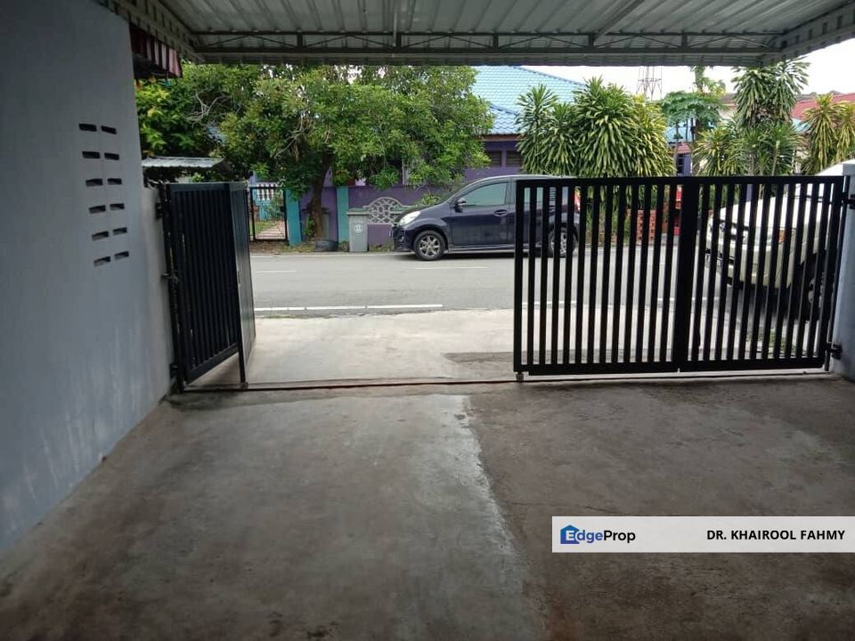 Taman Yayasan Segamat Double Storey Terrace House Open Facing, Johor, Segamat