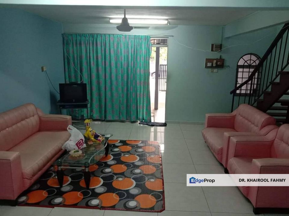 Taman Yayasan Segamat Double Storey Terrace House Open Facing, Johor, Segamat