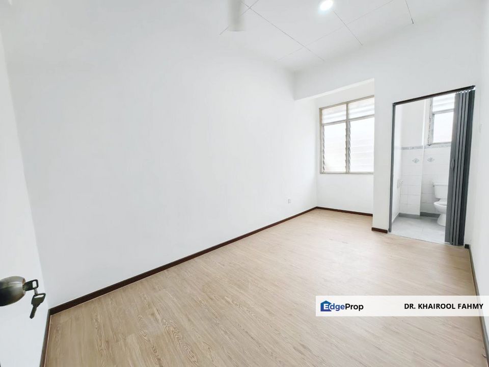 Taman Bukit Tiram Double Storey Terrace Renovated Non Bumi, Johor, Ulu Tiram