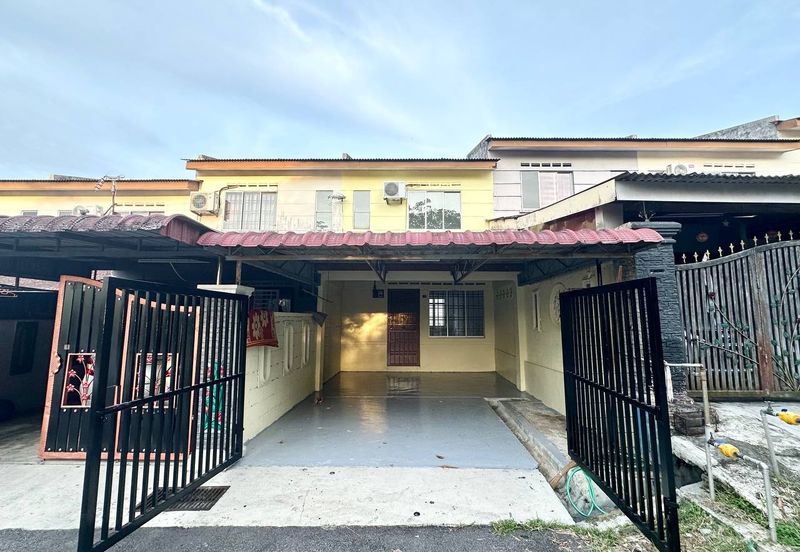 Taman Tanjung Puteri Resort