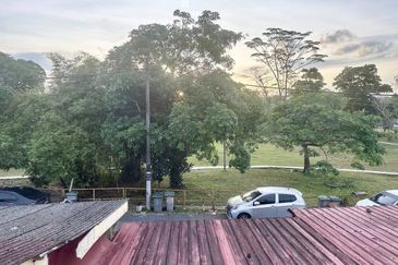 Taman Tanjung Puteri Resort