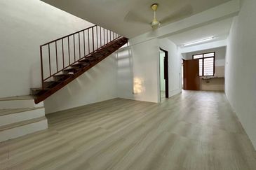 Taman Tanjung Puteri Resort