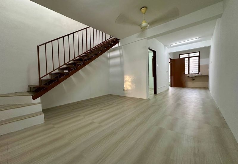 Taman Tanjung Puteri Resort