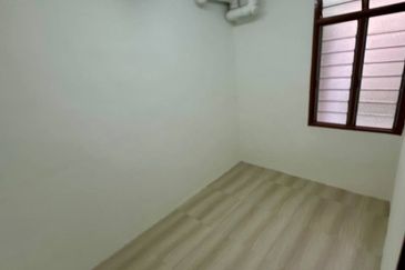 Taman Tanjung Puteri Resort