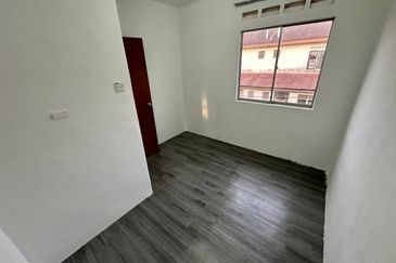 Taman Tanjung Puteri Resort