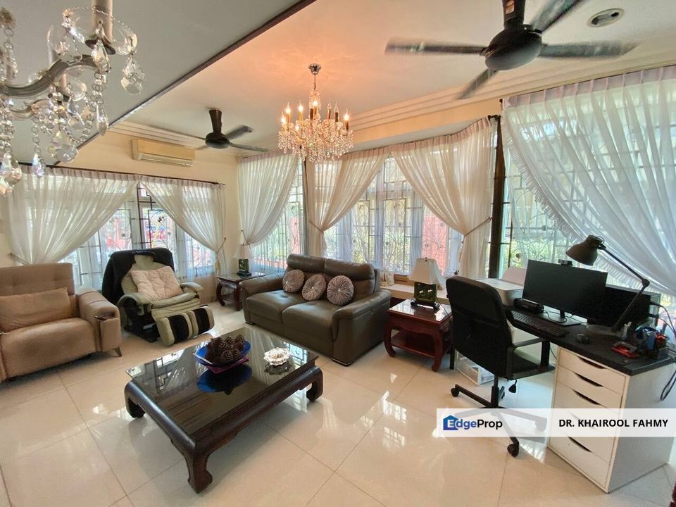Stulang Laut Bungalow Double Storey With Pool and Sea View, Johor, Johor Bahru
