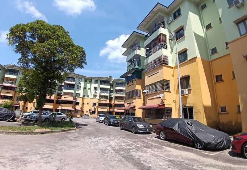 Lily & Jasmine Apartment