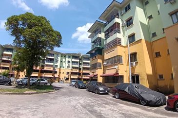 Lily & Jasmine Apartment