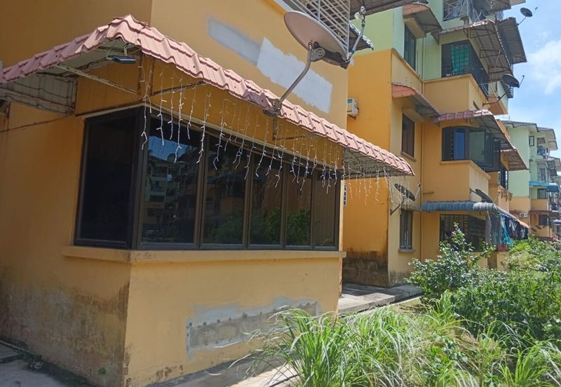 Lily & Jasmine Apartment