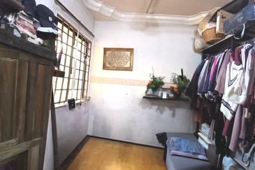 Lily & Jasmine Apartment