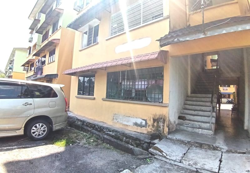 Lily & Jasmine Apartment