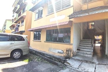 Lily & Jasmine Apartment