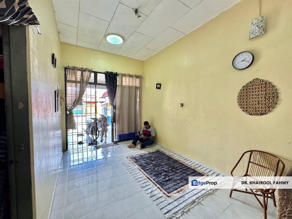 Taman Rekamas Simpang Renggam Single Storey Terrace Renovated Non Bumi Lot, Johor, Simpang Renggam