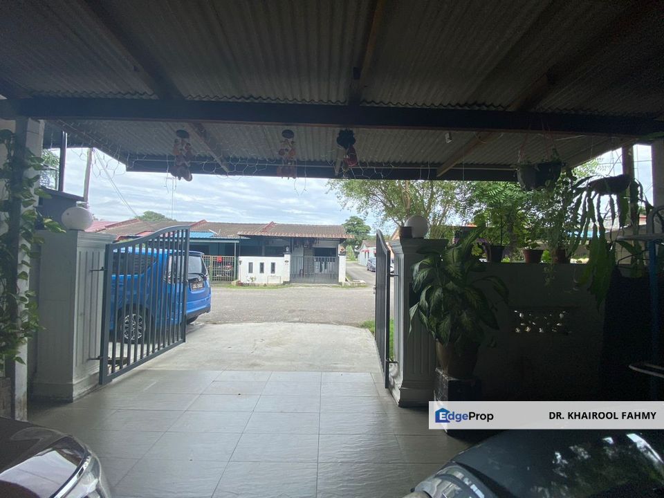 Taman Aman Senai Single Storey Terrace Renovated Non Bumi, Johor, Senai