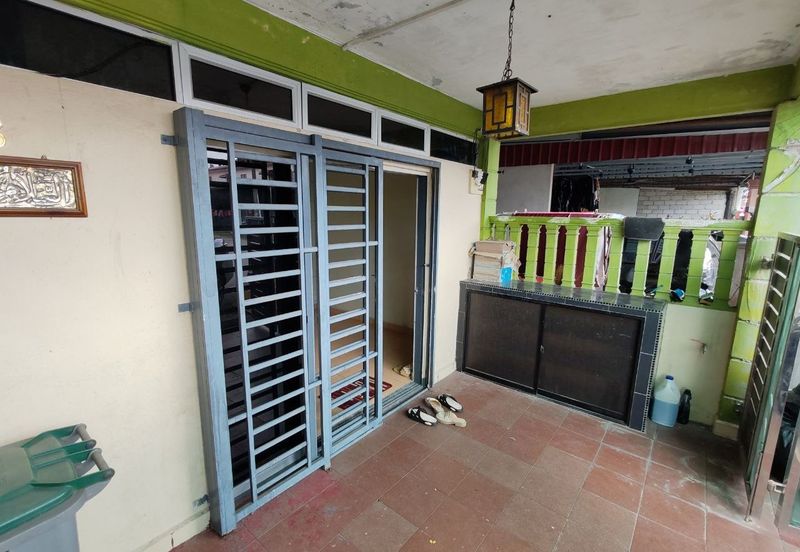 Tongkang Pecah Local Pecah