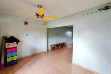 Tongkang Pecah Local Pecah