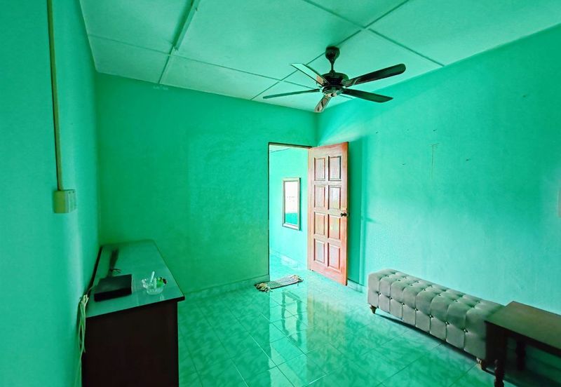 Tongkang Pecah Local Pecah