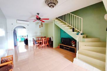 Tongkang Pecah Local Pecah