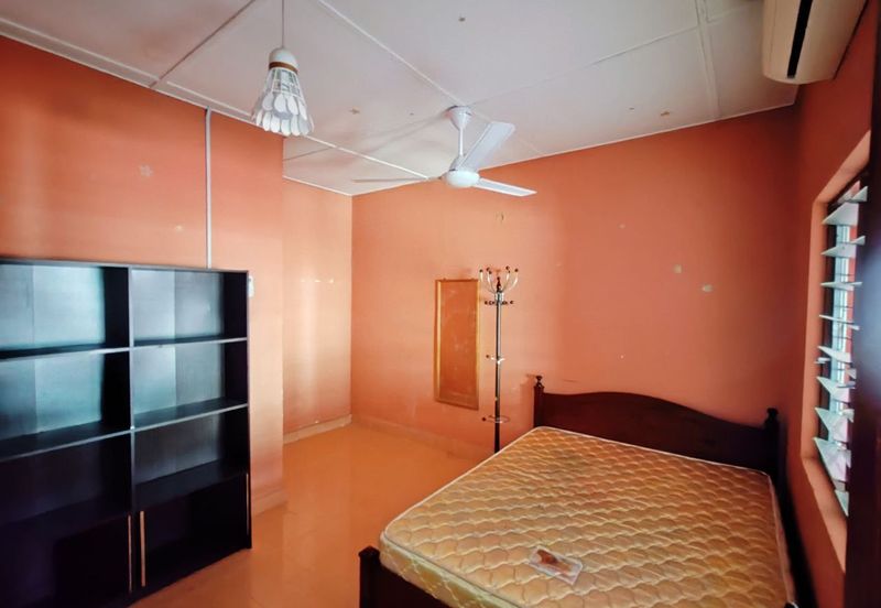 Tongkang Pecah Local Pecah