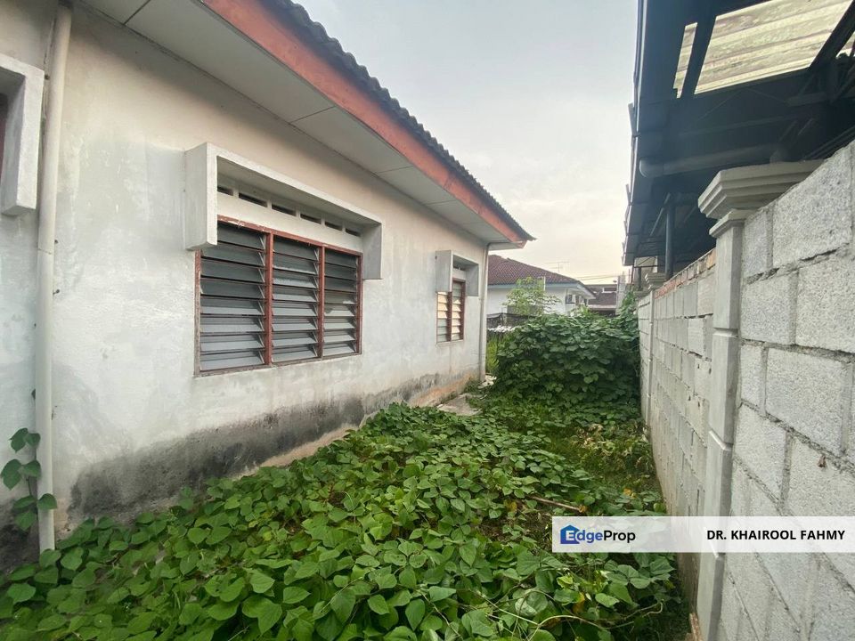 Taman Industri Sri Sulong Batu Pahat Semi Detached, Johor, Parit Sulong