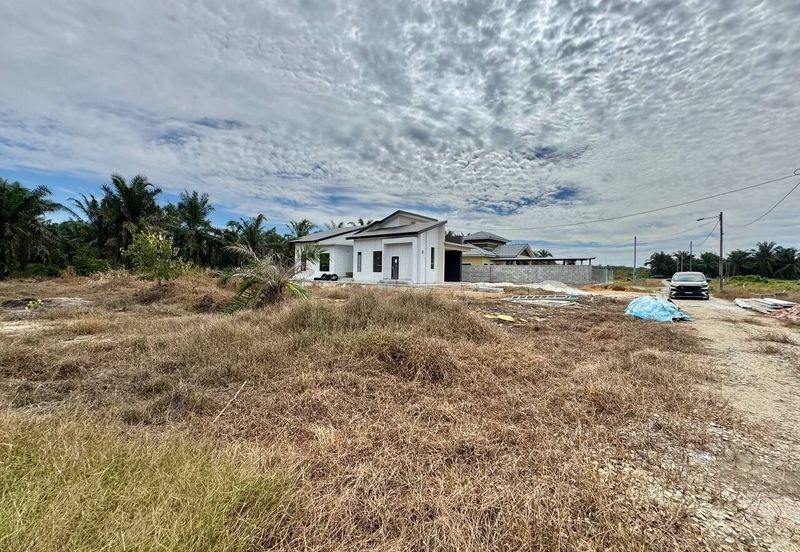 Taman Universiti, Parit Raja