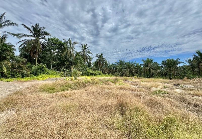 Taman Universiti, Parit Raja