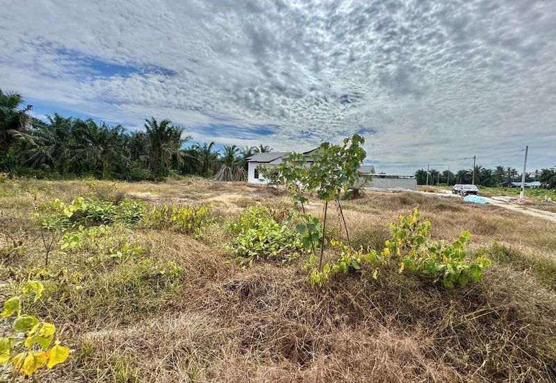 Taman Universiti, Parit Raja