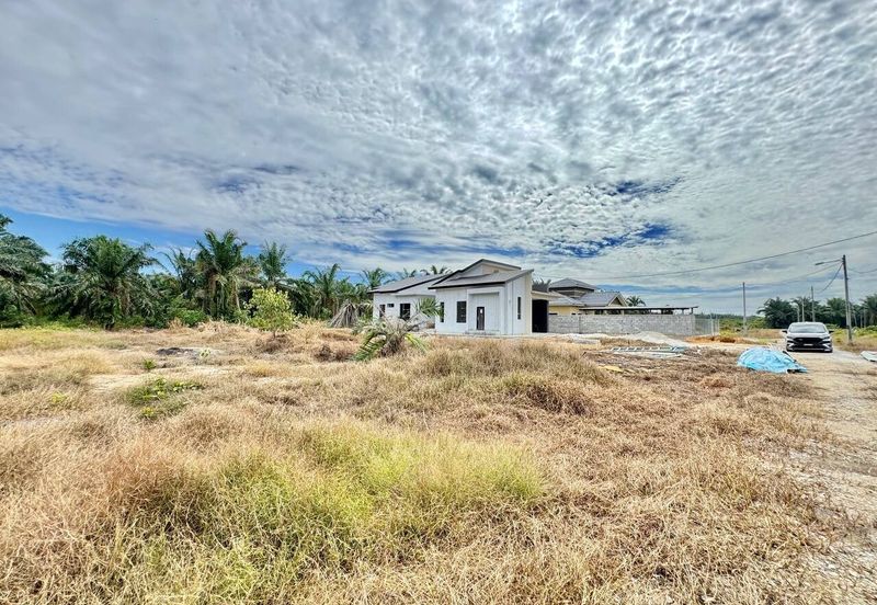 Taman Universiti, Parit Raja