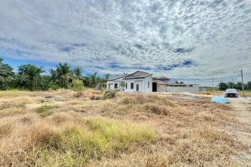 Taman Universiti, Parit Raja