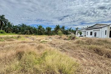 Taman Universiti, Parit Raja