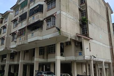 Tanjong Puteri Resort Apartment